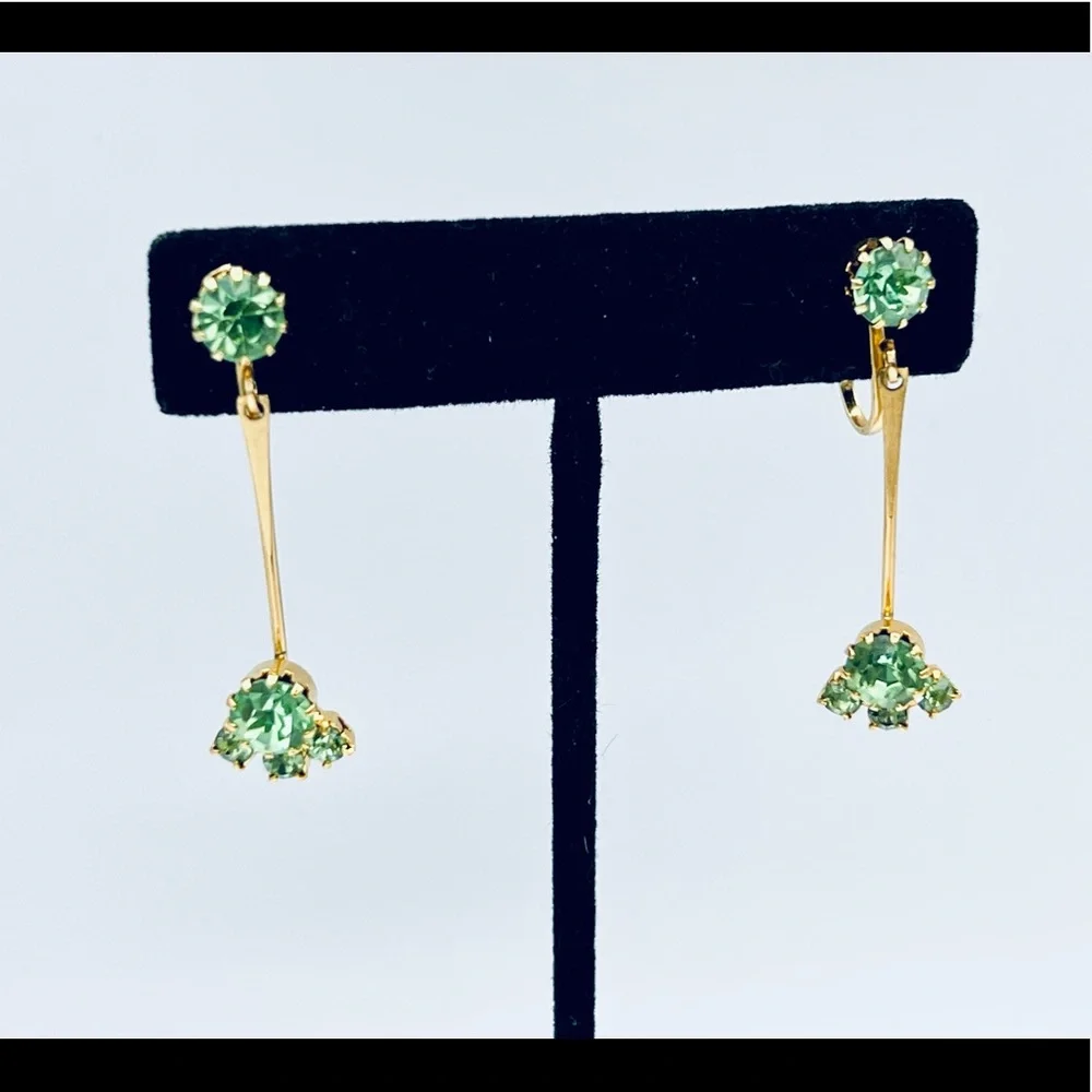 Vintage peridot green rhinestone clip on dangles gold simple style